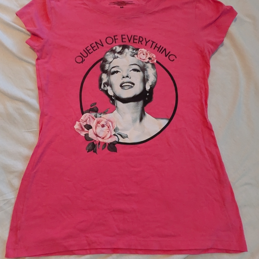 Marilyn Monroe Queen of Everything Pink Cap Sleeve Blouse Tee Shirt Top Medium